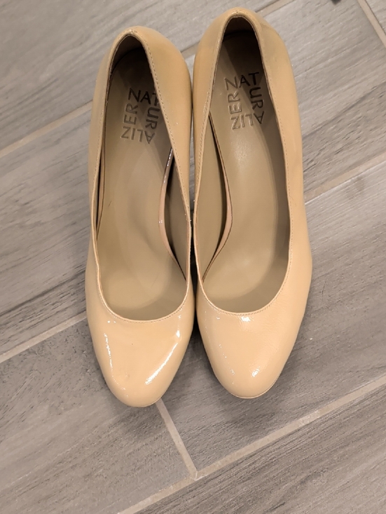 Naturalizer Shoes - NWOT Naturalizer Beige Patent Round-Toe Pumps